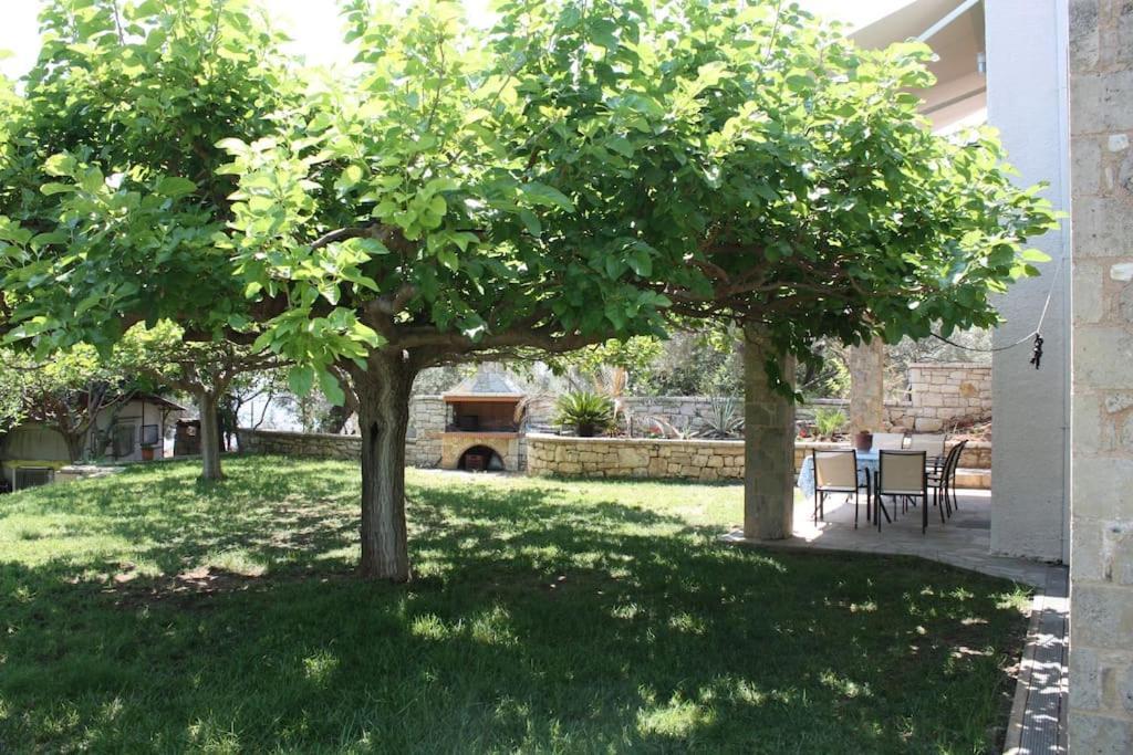 Karantou Villa Tirósz Kültér fotó