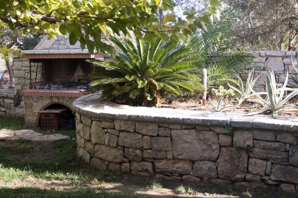Karantou Villa Tirósz Kültér fotó